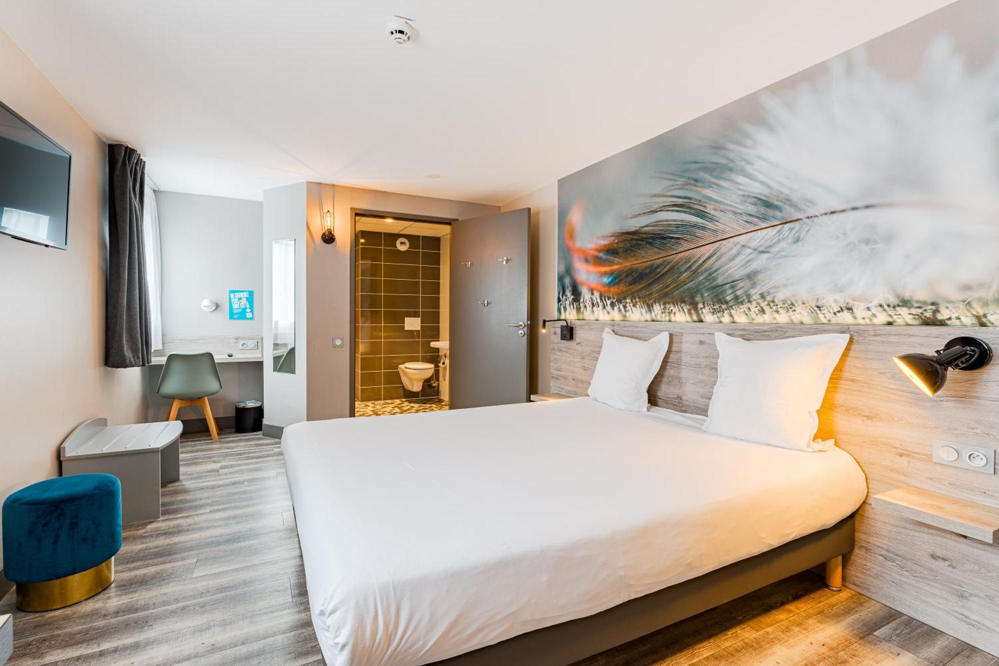 Kyriad Direct Tours Sud - Chambray Les Tours Zewnętrze zdjęcie