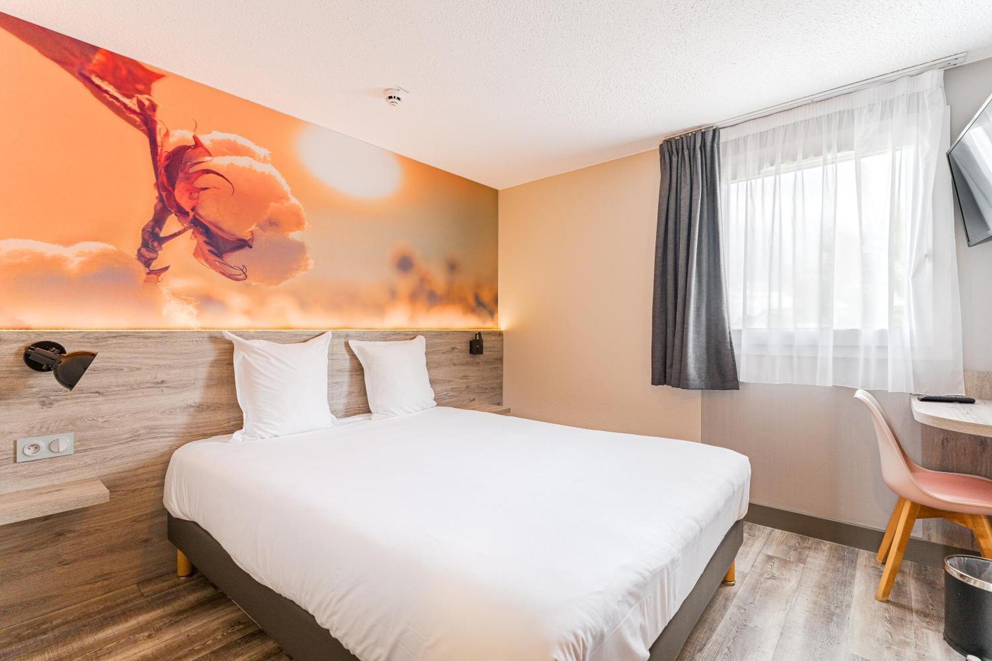 Kyriad Direct Tours Sud - Chambray Les Tours Zewnętrze zdjęcie