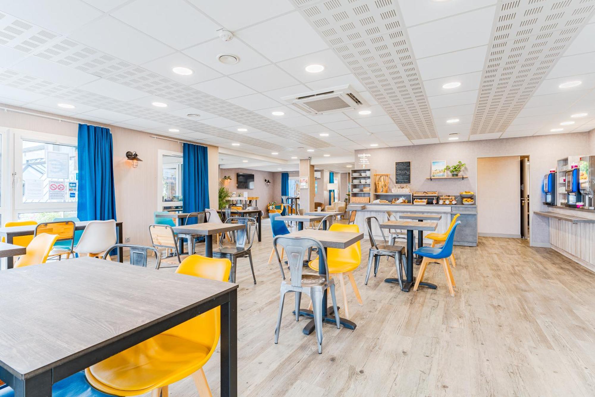 Kyriad Direct Tours Sud - Chambray Les Tours Zewnętrze zdjęcie